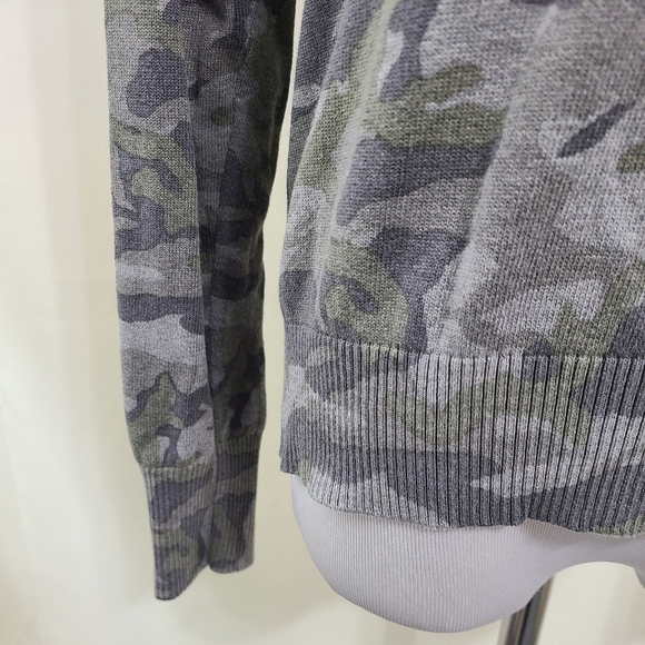 Monrow Grey Camo Raglan Sweatshirt small - Picture 7 of 8